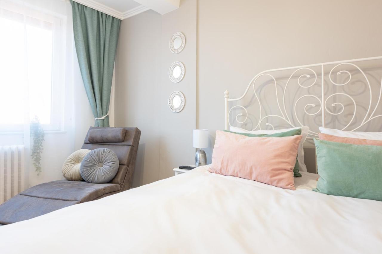 Haga Flat Apartment Oradea Luaran gambar